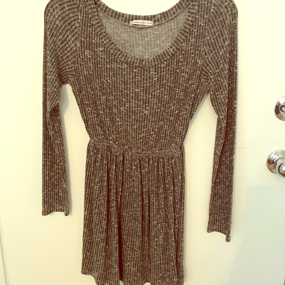 Équipe Long Sleeve Grey Heathered Dress